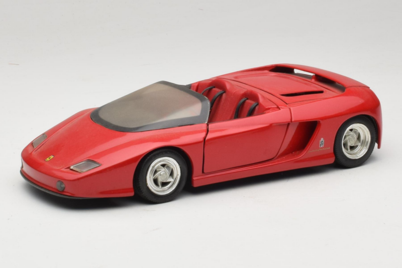 Pininfarina Mythos Rosso Revell 1:18 8806 Pressofusione