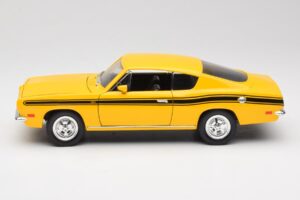 Plymouth Barracuda Giallo Road Legends 1:18 92178 Pressofusione — immagine 4 di 8