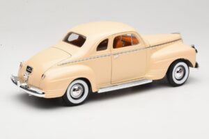 Plymouth Coupe Beige Road Signature 1:18 92398 Pressofusione — immagine 3 di 8