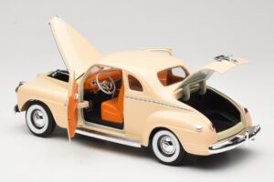 Plymouth Coupe Beige Road Signature 1:18 92398 Pressofusione — immagine 5 di 8