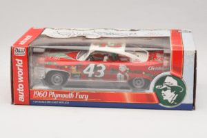 Plymouth Fury #43 R. Petty NASCAR 1960 Auto World 1:24 AW24003/06 Pressofusione
