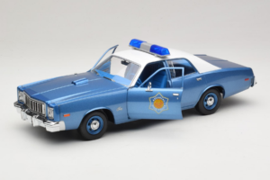 Plymouth Fury Police Pursuit Smokey and the Bandit GreenLight 1:18 19044 Pressofusione — immagine 2 di 8