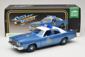 Plymouth Fury Police Pursuit Smokey and the Bandit GreenLight 1:18 19044 Pressofusione — immagine 8 di 8