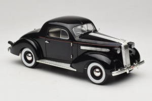 Pontiac Deluxe Nero Signature Models 1:18 18106 Pressofusione — immagine 6 di 8