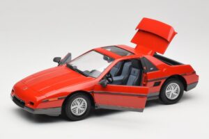 Pontiac Fiero GT Rosso Road Signature 1:18 92588 Pressofusione — immagine 2 di 8