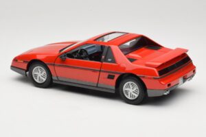 Pontiac Fiero GT Rosso Road Signature 1:18 92588 Pressofusione — immagine 7 di 8