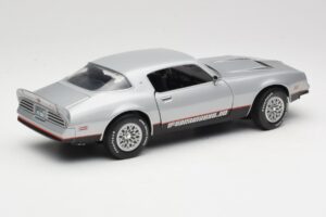 Pontiac Firebird Formula Argento ERTL 1:18 33514 Pressofusione — immagine 3 di 8