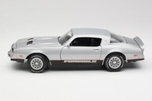 Pontiac Firebird Formula Argento ERTL 1:18 33514 Pressofusione — immagine 4 di 8