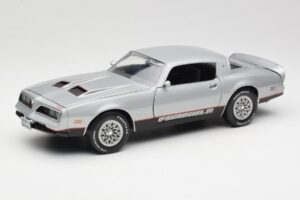 Pontiac Firebird Formula Argento ERTL 1:18 33514 Pressofusione