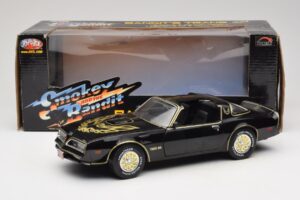 Pontiac Firebird Trans Am SE Smokey and the Bandit Joyride 1:18 33121 Pressofusione — immagine 8 di 8