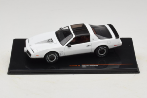 Pontiac Firebird Bianco IXO 1:43 CLC582N Pressofusione