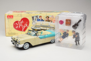 Pontiac Star Chief I Love Lucy Nautilus Blue Bianco Sun Star 1:18 5057 Pressofusione — immagine 7 di 7