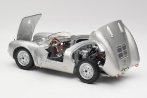 Porsche 550 A Spyder Argento Maisto 1:18 50314 Pressofusione — immagine 5 di 8