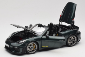 Porsche 718 Spyder RS Weissach Pack Forest Green Norev 1:18 187272 Pressofusione — immagine 2 di 8