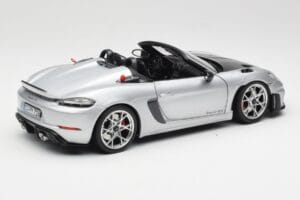 Porsche 718 Spyder RS Weissach Pack GT-Silver Metallic Norev 1:18 187270 Pressofusione — immagine 3 di 8