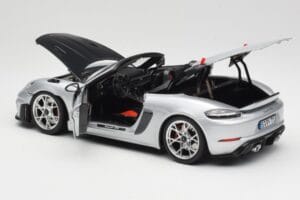 Porsche 718 Spyder RS Weissach Pack GT-Silver Metallic Norev 1:18 187270 Pressofusione — immagine 5 di 8