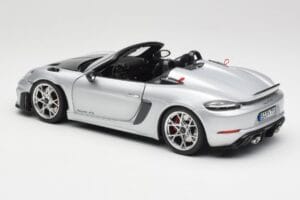 Porsche 718 Spyder RS Weissach Pack GT-Silver Metallic Norev 1:18 187270 Pressofusione — immagine 7 di 8