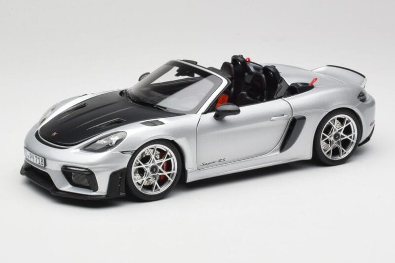 Porsche 718 Spyder RS Weissach Pack GT-Silver Metallic Norev 1:18 187270 Pressofusione