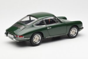 Porsche 901 Verde CMC 1:18 M-067B Pressofusione — immagine 2 di 6