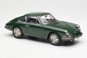 Porsche 901 Verde CMC 1:18 M-067B Pressofusione — immagine 4 di 6