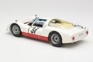 Porsche 906 K #37 V. Elford / B. Pon Porsche System 24 Hours of Le Mans 1967 Minichamps 1:18 100676137 Pressofusione — immagine 7 di 8