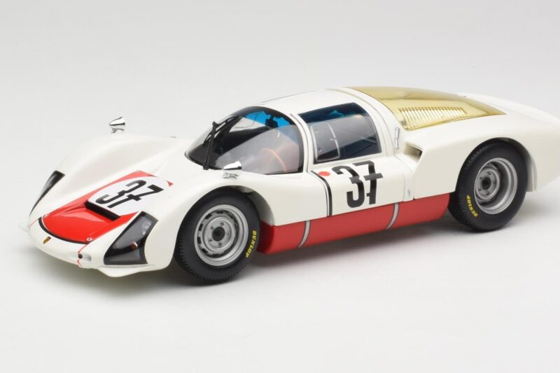 Porsche 906 K #37 V. Elford / B. Pon Porsche System 24 Hours of Le Mans 1967 Minichamps 1:18 100676137 Pressofusione