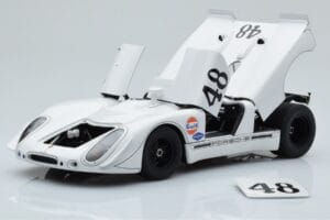 Porsche 908/02 #48 S. McQueen / P. Revson 12 Hours of Sebring 2nd Place Post Race Version 1970 AUTOart 1:18 87072 Pressofusio — immagine 2 di 8