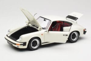 Porsche 911 930 Carrera 3.2 Grand Prix White Minichamps 1:18 100063024 Pressofusione — immagine 2 di 8