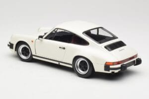 Porsche 911 930 Carrera 3.2 Grand Prix White Minichamps 1:18 100063024 Pressofusione — immagine 7 di 8