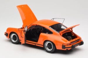 Porsche 911 930 Carrera 3.2 Signal Orange Minichamps 1:18 100063025 Pressofusione — immagine 5 di 8