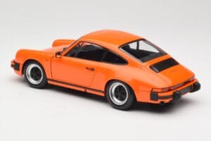 Porsche 911 930 Carrera 3.2 Signal Orange Minichamps 1:18 100063025 Pressofusione — immagine 7 di 8