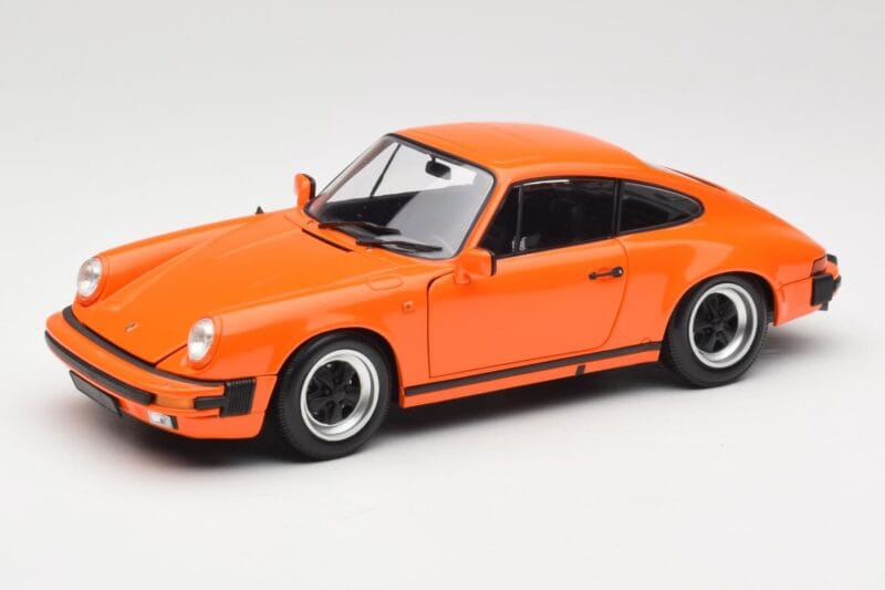Porsche 911 930 Carrera 3.2 Signal Orange Minichamps 1:18 100063025 Pressofusione