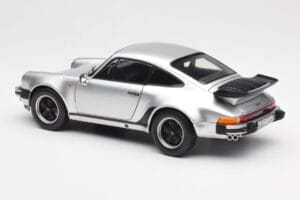 Porsche 911 930 Turbo 3.3 Argento Norev 1:18 187574 Pressofusione — immagine 7 di 8
