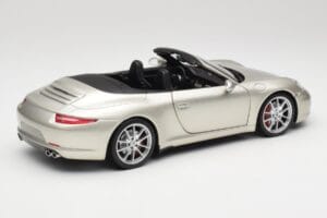 Porsche 911 991 Carrera S Cabriolet GT Argento Metallizzato Minichamps 1:18 100061030 Pressofusione — immagine 3 di 8