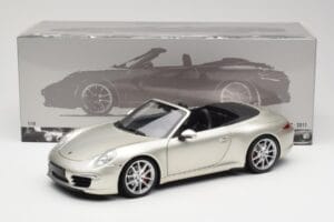 Porsche 911 991 Carrera S Cabriolet GT Argento Metallizzato Minichamps 1:18 100061030 Pressofusione — immagine 8 di 8