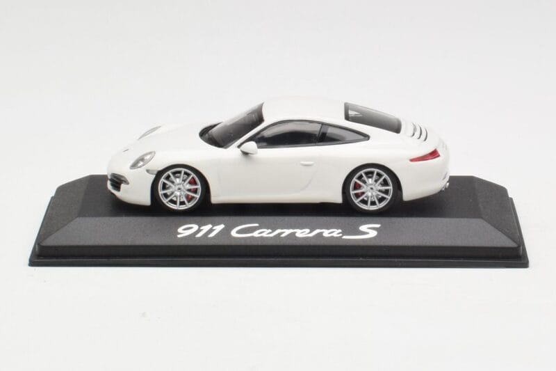 Porsche 911 991 Carrera S Bianco IAA Frankfurt 2011 Minichamps 1:43 WAX20100090 Pressofusione