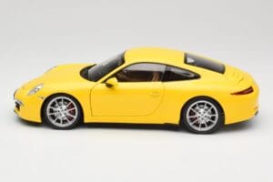 Porsche 911 991 Carrera S Racing Yellow Minichamps 1:18 100061021 Pressofusione — immagine 4 di 8