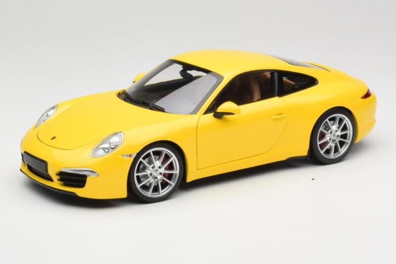 Porsche 911 991 Carrera S Racing Yellow Minichamps 1:18 100061021 Pressofusione