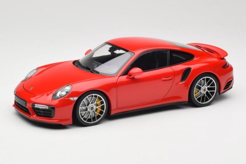 Porsche 911 991 Turbo S Guards Red Minichamps 1:18 110067122 Pressofusione