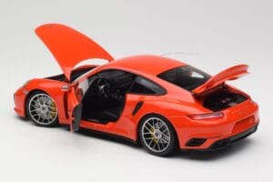 Porsche 911 991 Turbo S Lava Orange Minichamps 1:18 110067120 Pressofusione — immagine 5 di 8