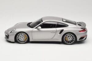 Porsche 911 991 Turbo S Argento Minichamps 1:18 113067126 Pressofusione — immagine 4 di 8