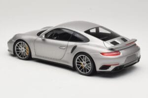 Porsche 911 991 Turbo S Argento Minichamps 1:18 113067126 Pressofusione — immagine 7 di 8