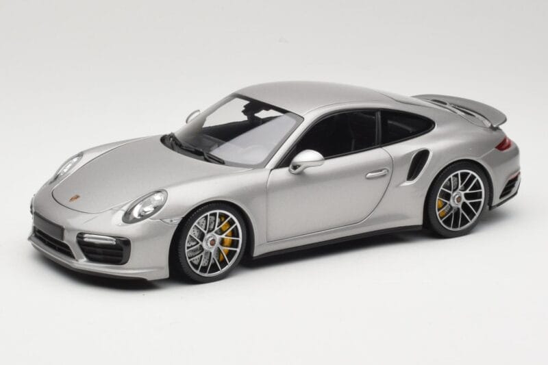 Porsche 911 991 Turbo S Argento Minichamps 1:18 113067126 Pressofusione
