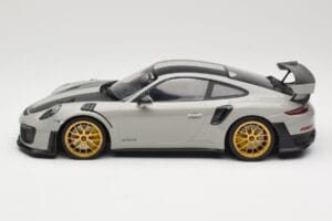 Porsche 911 991.2 GT2 RS Chalk Weissach Package Cerchi Dorati Minichamps 1:18 155068304 Pressofusione — immagine 3 di 6