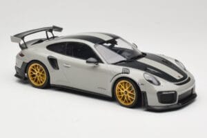 Porsche 911 991.2 GT2 RS Chalk Weissach Package Cerchi Dorati Minichamps 1:18 155068304 Pressofusione — immagine 4 di 6
