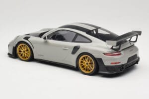 Porsche 911 991.2 GT2 RS Chalk Weissach Package Cerchi Dorati Minichamps 1:18 155068304 Pressofusione — immagine 5 di 6