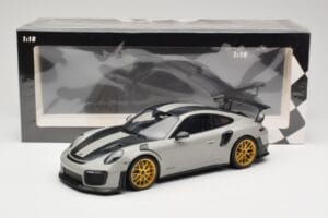 Porsche 911 991.2 GT2 RS Chalk Weissach Package Cerchi Dorati Minichamps 1:18 155068304 Pressofusione — immagine 6 di 6