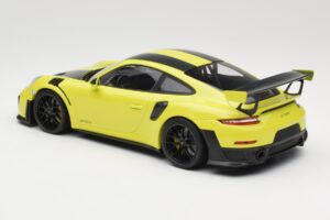 Porsche 911 GT2 RS 991.2 Weissach Package Verde Cerchi Neri Minichamps 1:18 155068300-1 Pressofusione — immagine 5 di 6