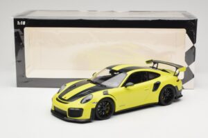 Porsche 911 GT2 RS 991.2 Weissach Package Verde Cerchi Neri Minichamps 1:18 155068300-1 Pressofusione — immagine 6 di 6
