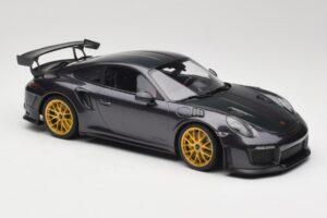 Porsche 911 991.2 GT2 RS Weissach Package Purple Metallic Con Cerchi in Magnesio Dorati Minichamps 1:18 153068322 Pressofusio — immagine 4 di 6